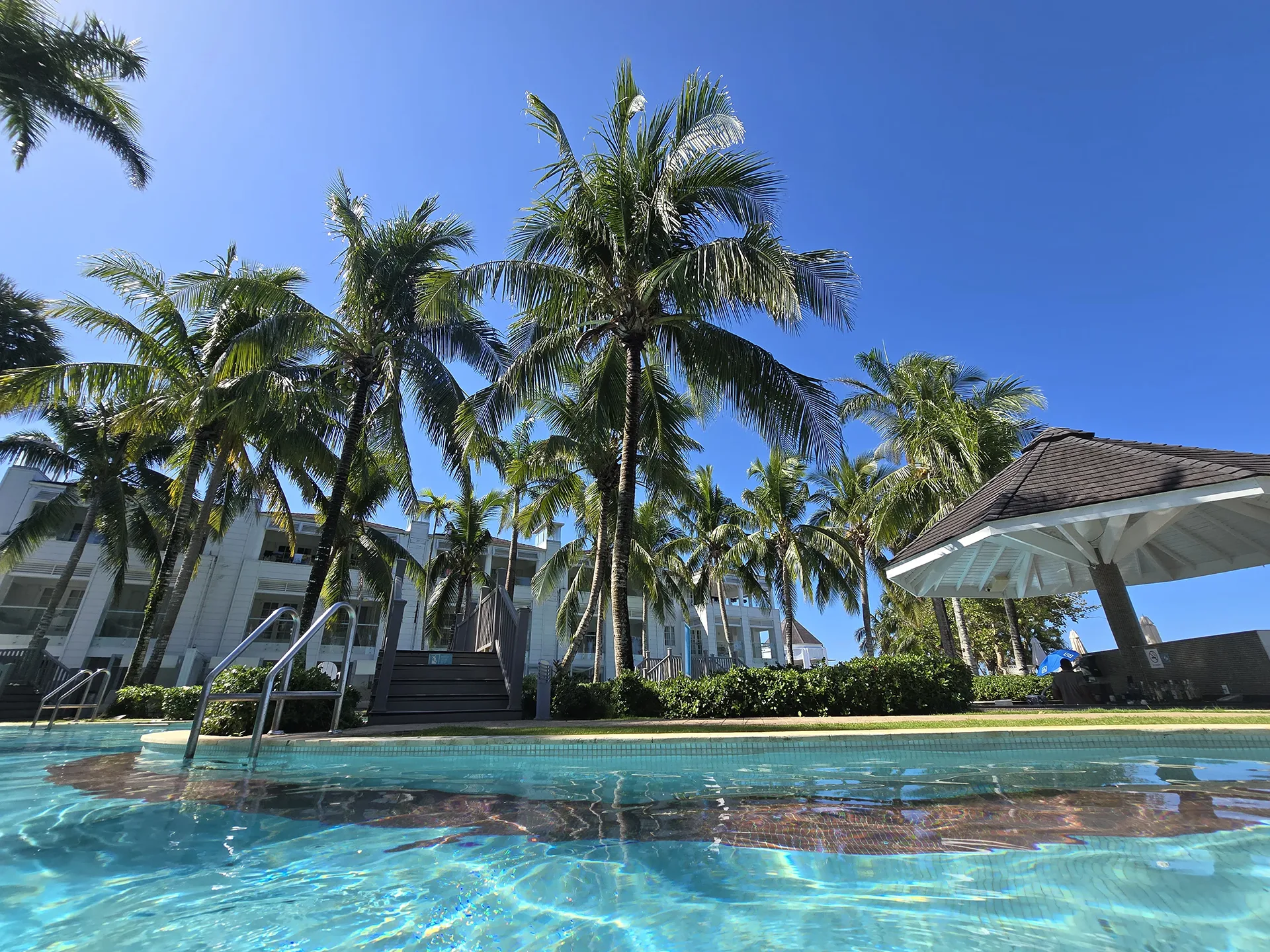 swim up suite
