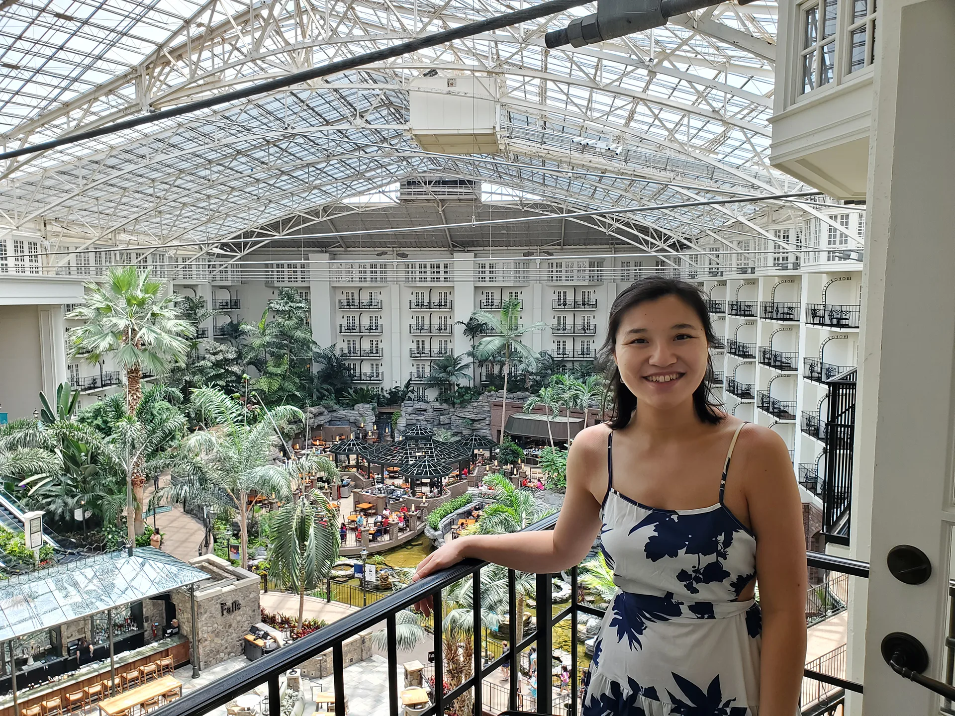 gaylord opryland balcony room atrium view